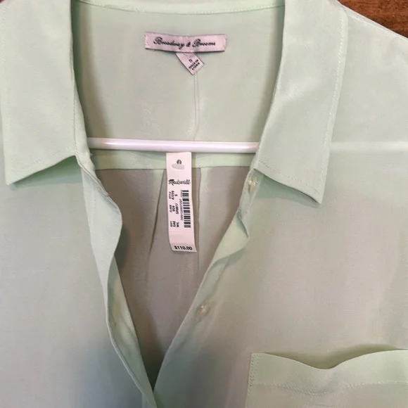 Silk Broadway And Broome Blouse - Picture 2 of 3